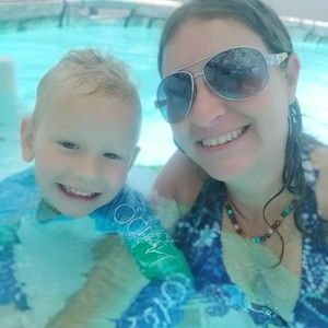 Meet your Posher, Holly